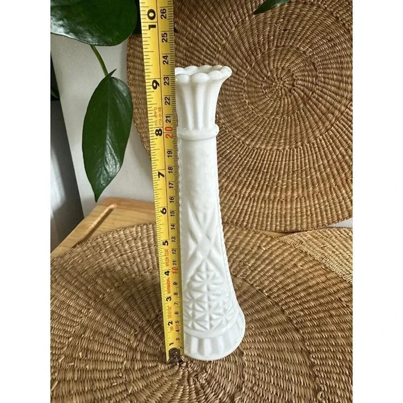 VINTAGE Milk Glass 9" tall Bud Vase Diamond Textured Embossed Vase, Mid-Century - Picture 4 of 7